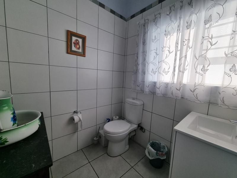 4 Bedroom Property for Sale in Outeniqua Strand Western Cape